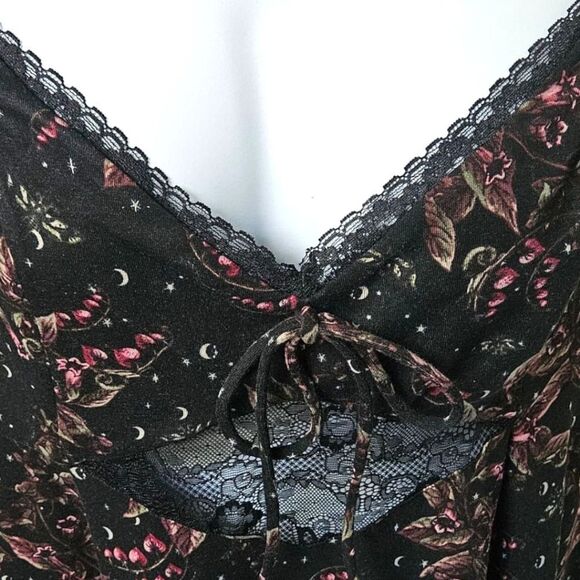TORRIDโNEW Nightfall Fit & Flare Cami Lace Berry Moon Mini Dress 2X - Picture 5 of 13